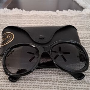 Ray-Ban Black Sunglasses with Case